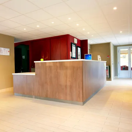 Hotel Campanile Lyon Sud 3*
