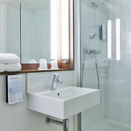 Hotel Campanile Lyon Sud 3*