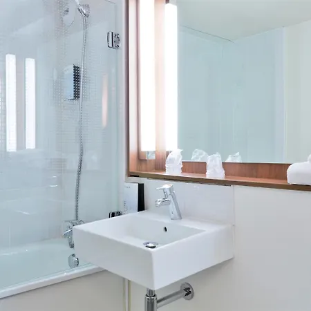 Hotel Campanile Lyon Sud 3*