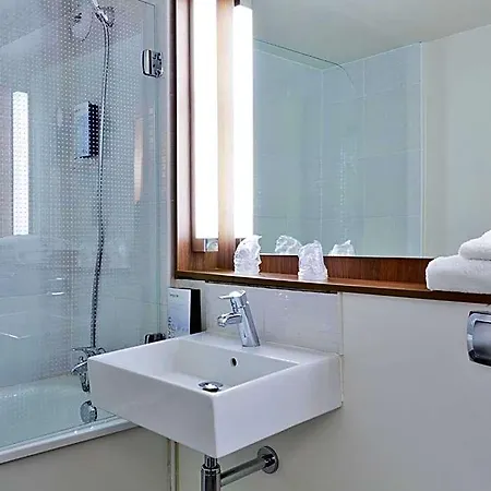 Campanile Lyon Sud 3*