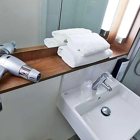 Hotel Campanile Lyon Sud