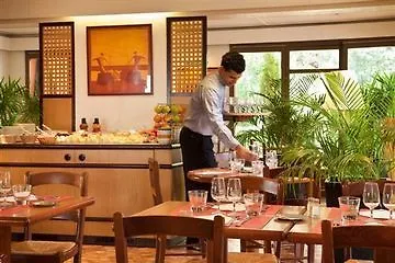 Hotel Campanile Lyon Sud
